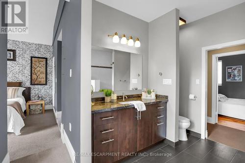 66 Yates Street, St. Catharines, ON - Indoor Photo Showing Bathroom