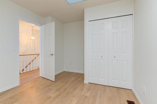 25-2200 Gordon Drive, Kelowna, BC - Indoor Photo Showing Other Room