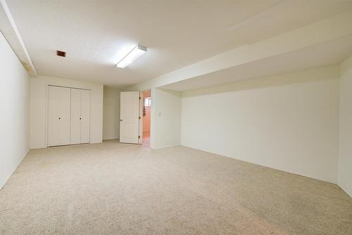 25-2200 Gordon Drive, Kelowna, BC - Indoor