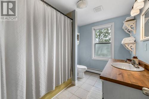 46 Golf Avenue, St. John'S, NL - Indoor Photo Showing Bathroom