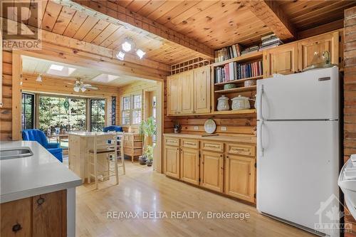 6758 Newton Road, Prescott And Russell, ON - Indoor Photo Showing Kitchen With Double Sink