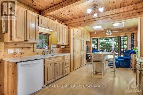 6758 Newton Road, Prescott And Russell, ON - Indoor Photo Showing Kitchen