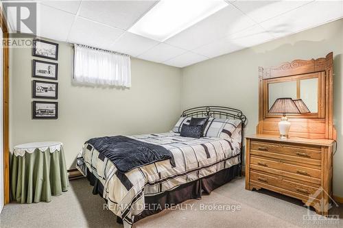 6758 Newton Road, Prescott And Russell, ON - Indoor Photo Showing Bedroom