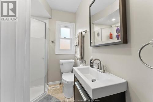 1448 Olive, Windsor, ON - Indoor Photo Showing Bathroom