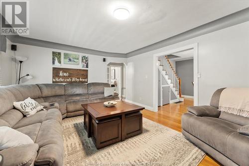 1448 Olive, Windsor, ON - Indoor Photo Showing Living Room