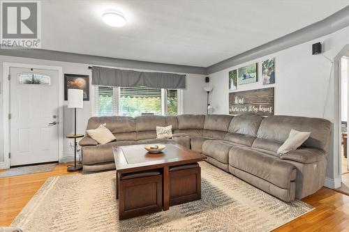 1448 Olive, Windsor, ON - Indoor Photo Showing Living Room