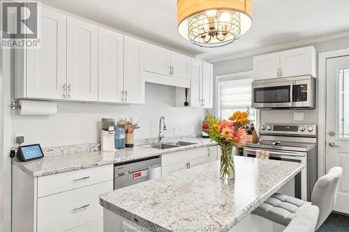 1448 Olive, Windsor, ON - Indoor Photo Showing Kitchen