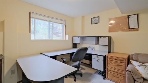 2920 Telcor Place, West Kelowna, BC - Indoor Photo Showing Office