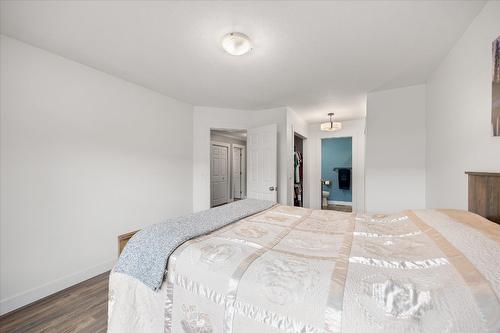 7-1167 Brookside Avenue, Kelowna, BC - Indoor Photo Showing Bedroom