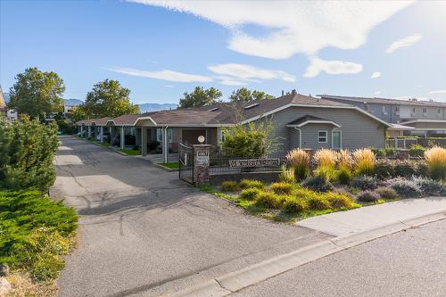 7-1167 Brookside Avenue, Kelowna, BC - Outdoor