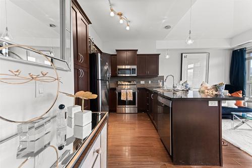 410-3521 Carrington Road, West Kelowna, BC - Indoor Photo Showing Kitchen With Upgraded Kitchen