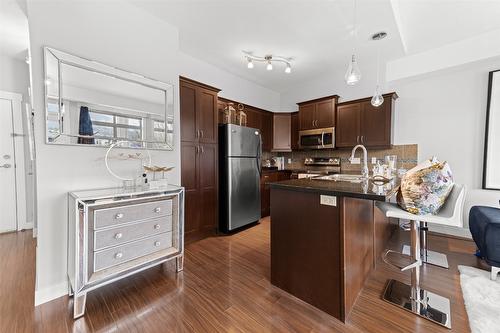 410-3521 Carrington Road, West Kelowna, BC - Indoor Photo Showing Kitchen