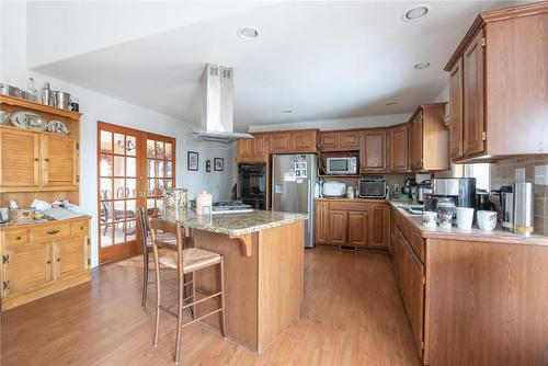 9292 Kokanee Road, Vernon, BC - Indoor Photo Showing Kitchen