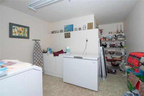 9292 Kokanee Road, Vernon, BC - Indoor Photo Showing Laundry Room