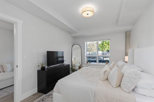 102-191 Hollywood Road, Kelowna, BC - Indoor Photo Showing Bedroom