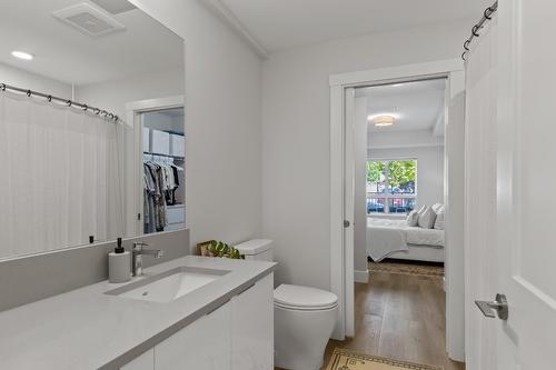 102-191 Hollywood Road, Kelowna, BC - Indoor Photo Showing Bathroom