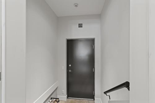 102-191 Hollywood Road, Kelowna, BC - Indoor Photo Showing Other Room