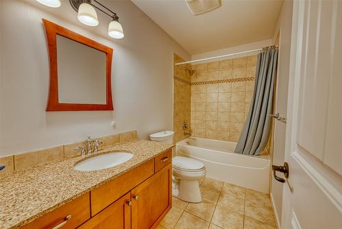 355-6819 Madrid Way, Kelowna, BC - Indoor Photo Showing Bathroom