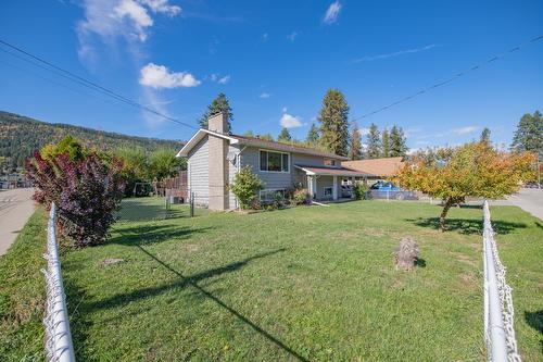 2110 Norris Avenue, Lumby, BC - Outdoor