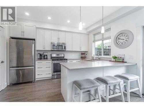 12889 Lake Hill Lane, Lake Country, BC - Indoor Photo Showing Kitchen With Stainless Steel Kitchen With Upgraded Kitchen