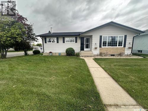 701 Academy Place, Rosthern, SK - Outdoor With Facade