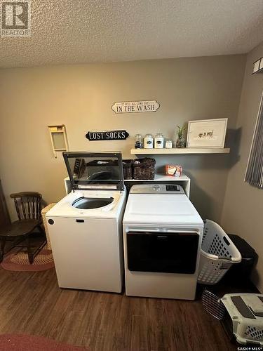 701 Academy Place, Rosthern, SK - Indoor Photo Showing Laundry Room