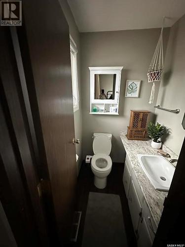 701 Academy Place, Rosthern, SK - Indoor Photo Showing Bathroom