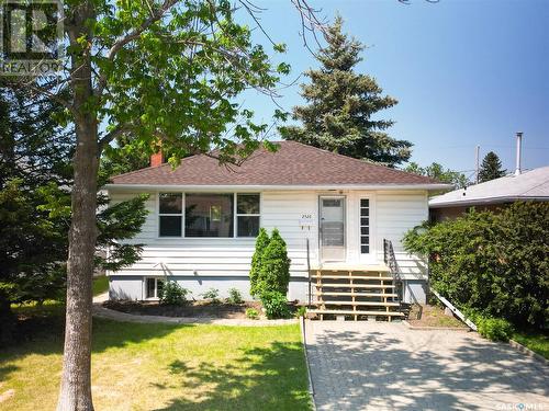 2526 Lindsay Street, Regina, SK - Outdoor