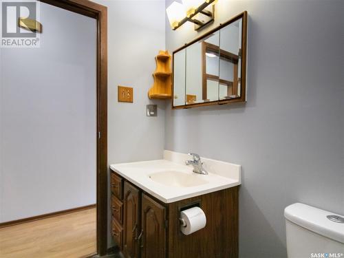 2526 Lindsay Street, Regina, SK - Indoor Photo Showing Bathroom