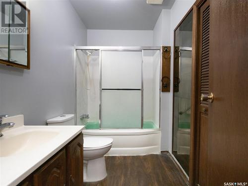 2526 Lindsay Street, Regina, SK - Indoor Photo Showing Bathroom