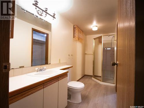 2526 Lindsay Street, Regina, SK - Indoor Photo Showing Bathroom