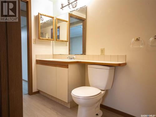 2526 Lindsay Street, Regina, SK - Indoor Photo Showing Bathroom