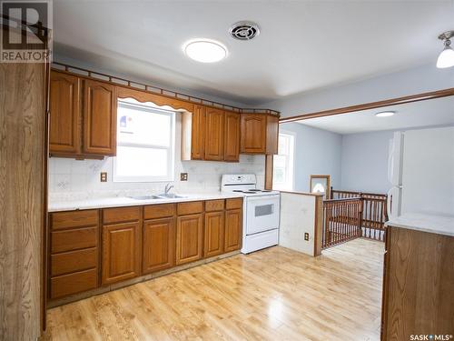 2526 Lindsay Street, Regina, SK - Indoor Photo Showing Kitchen