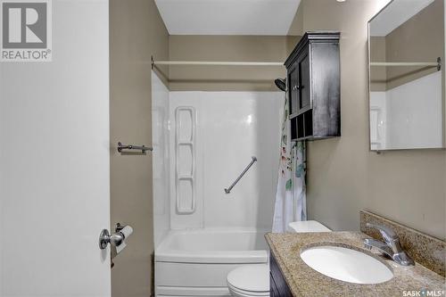 2146 Wallace Street, Regina, SK - Indoor Photo Showing Bathroom