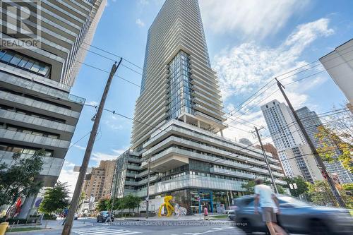 515 - 161 Roehampton Avenue, Toronto, ON - Outdoor With Facade