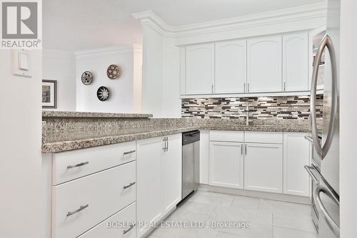 420 - 2267 Lake Shore Boulevard, Toronto, ON - Indoor Photo Showing Kitchen