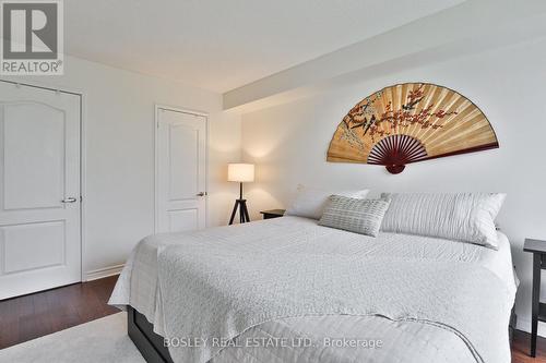 420 - 2267 Lake Shore Boulevard, Toronto, ON - Indoor Photo Showing Bedroom