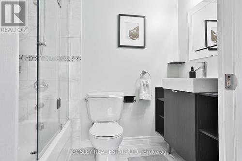 420 - 2267 Lake Shore Boulevard, Toronto, ON - Indoor Photo Showing Bathroom