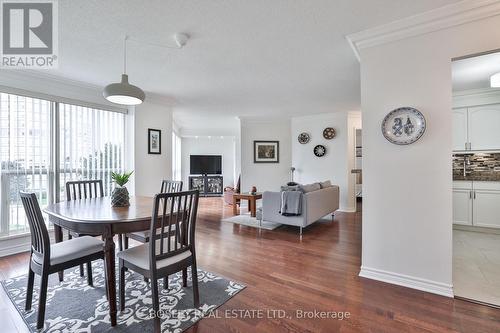 420 - 2267 Lake Shore Boulevard, Toronto, ON - Indoor Photo Showing Dining Room