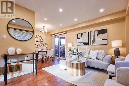 49 Greenfield Crescent, Whitby (Blue Grass Meadows), ON - Indoor Photo Showing Living Room