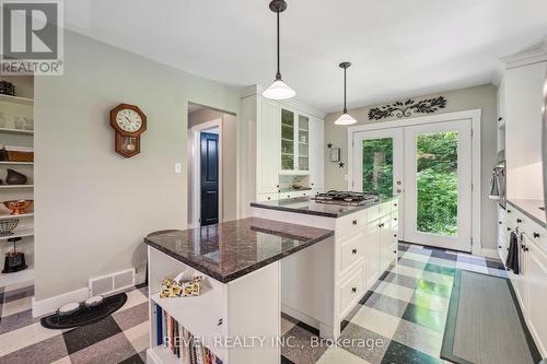 8181 Indian Trail, Guelph/Eramosa, ON - Indoor Photo Showing Kitchen