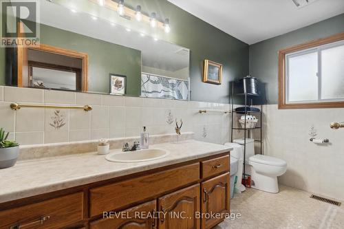 126 Colbeck Drive, Welland, ON - Indoor Photo Showing Bathroom