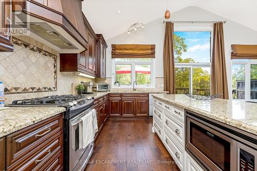 265 Millview Court, Guelph/Eramosa, ON - Indoor Photo Showing Kitchen With Upgraded Kitchen