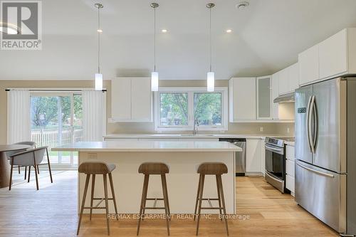 6765 James Street, London, ON - Indoor Photo Showing Kitchen With Upgraded Kitchen