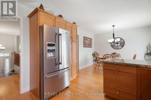 130 Loretta Drive, Niagara-On-The-Lake, ON - Indoor Photo Showing Kitchen