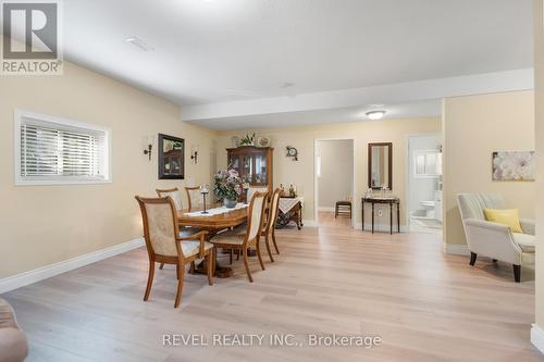 130 Loretta Drive, Niagara-On-The-Lake, ON - Indoor Photo Showing Dining Room