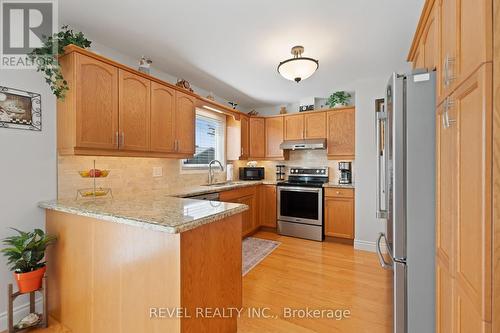 130 Loretta Drive, Niagara-On-The-Lake, ON - Indoor Photo Showing Kitchen