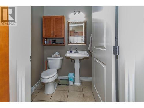 4433 Gordon Drive Unit# 117, Kelowna, BC - Indoor Photo Showing Bathroom