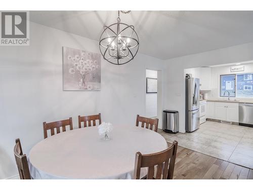 4715 Parker Court, 108 Mile Ranch, BC - Indoor Photo Showing Dining Room