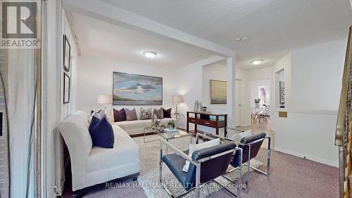 41 A Algoma Street, Toronto, ON - Indoor Photo Showing Living Room